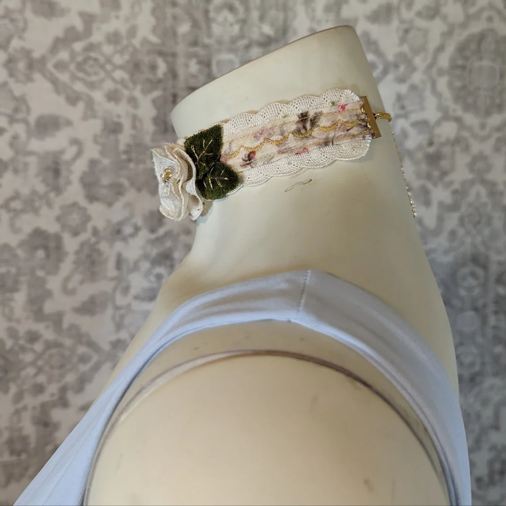Handmade Antique Lace Floral Choker with beading, lace, Ribbon and Velvet - Picture 6 of 10
